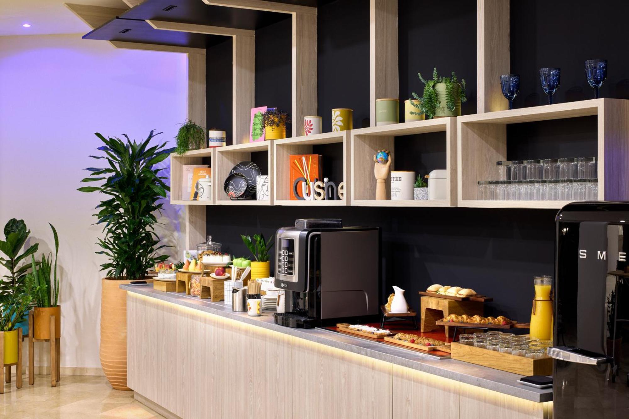 Innside By Melia Barcelona Apolo Eksteriør billede